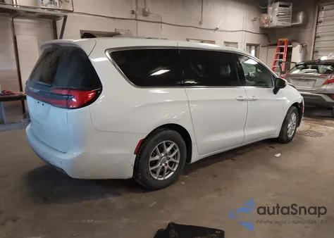 2023 Chrysler Pacifica Touring L z USA, uszkodzony, nr VIN 2C4RC1BG2PR524331